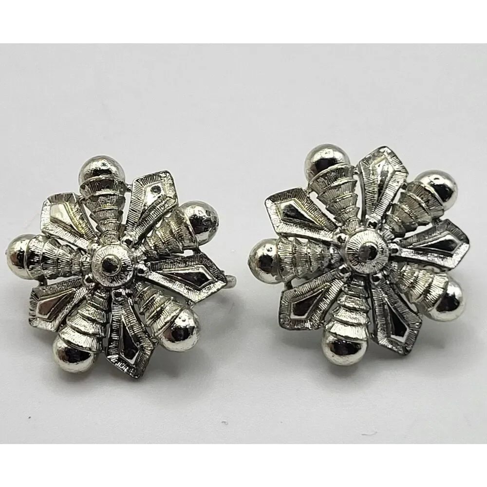 Vintage CORO Round Silvertone Clip On Earrings Silver Tone Signed 1"